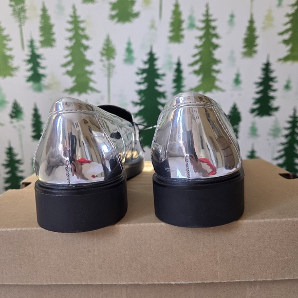 Worthington Metallic Silver Women's Ellen Loafers - Picture 7 of 10